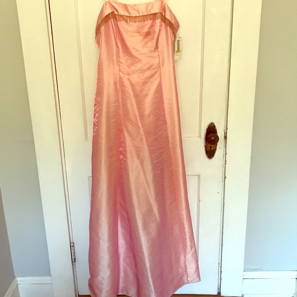 Peachy Pink Prom Dress🍑🌸or Halloween?